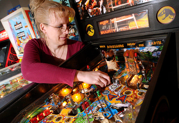 090316_ET_ABO_PINBALL_11